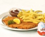 Kinder-Wiener vom Huhn mit Beilage + 1 Capri Sonne + 1 Überraschungsei + Ketchup